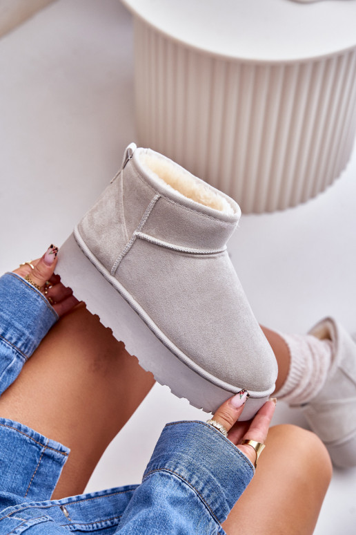 Bottes de neige Féminin avec une plateforme réchauffer avec de la fourrure à l intérieur couleur grise Xamella Bottes de neige Féminin avec une plateforme réchauffer avec de la fourrure à l intérieur couleur grise Xamella