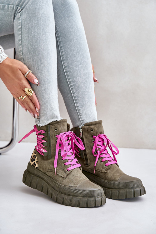 Bottes pour femmes avec une plateforme Avec des décorations Laçagem avec des motifs en fourrure de léopard couleur verte Edidda Bottes pour femmes avec une plateforme Avec des décorations Laçagem avec des motifs en fourrure de léopard couleur verte Edidda