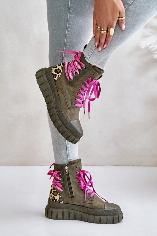 Bottes pour femmes avec une plateforme Avec des décorations Laçagem avec des motifs en fourrure de léopard couleur verte Edidda Bottes pour femmes avec une plateforme Avec des décorations Laçagem avec des motifs en fourrure de léopard couleur verte Edidda