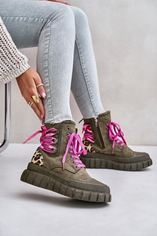 Bottes pour femmes avec une plateforme Avec des décorations Laçagem avec des motifs en fourrure de léopard couleur verte Edidda Bottes pour femmes avec une plateforme Avec des décorations Laçagem avec des motifs en fourrure de léopard couleur verte Edidda