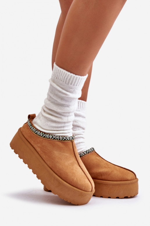 Chaussons Féminin avec une plateforme Z Haftem marron Neroma Chaussons Féminin avec une plateforme Z Haftem marron Neroma