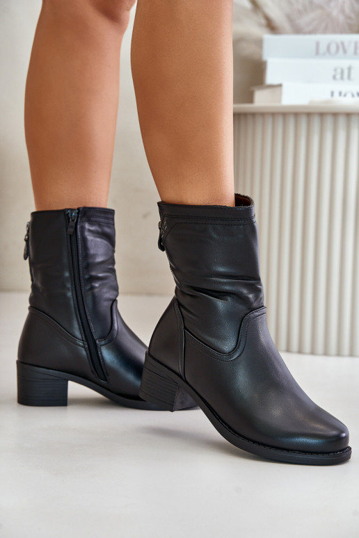 Bottes Sur un talon bas réchauffer avec de la fourrure à l intérieur Vinceza 85155 couleur noire Bottes Sur un talon bas réchauffer avec de la fourrure à l intérieur Vinceza 85155 couleur noire