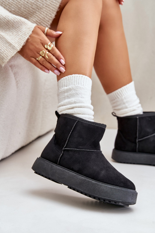 Féminin Bottes de neige avec une plateforme Z en daim écologiqueu couleur noire Atteria Féminin Bottes de neige avec une plateforme Z en daim écologiqueu couleur noire Atteria