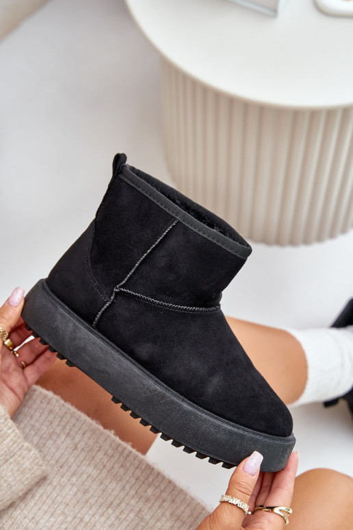 Féminin Bottes de neige avec une plateforme Z en daim écologiqueu couleur noire Atteria Féminin Bottes de neige avec une plateforme Z en daim écologiqueu couleur noire Atteria