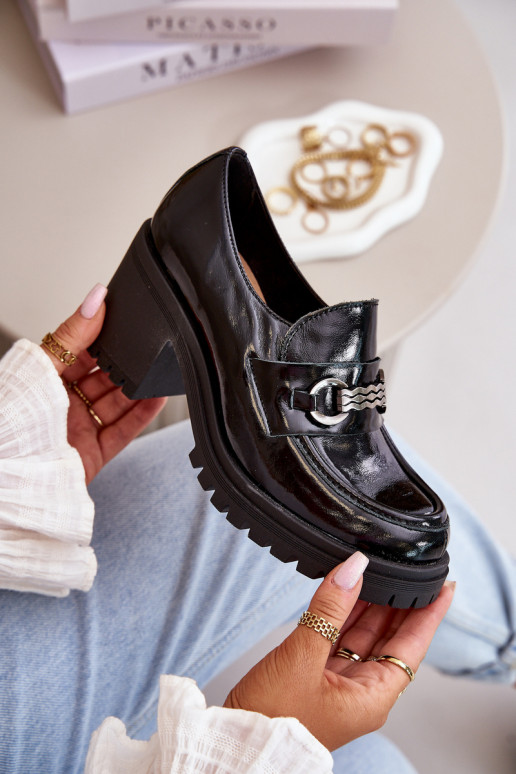 Chaussures à talons en cuir verni... Chaussures à talons en cuir verni...