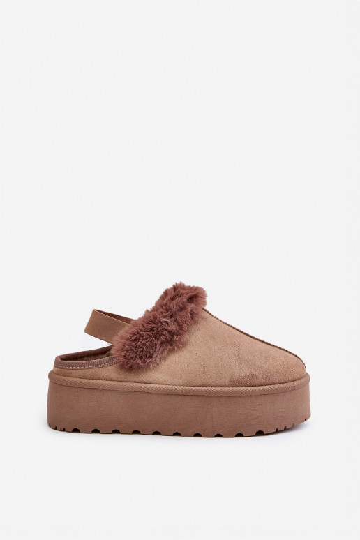 Chaussons Féminin avec une plateforme avec un manteau de fourrure beige Linaris Chaussons Féminin avec une plateforme avec un manteau de fourrure beige Linaris