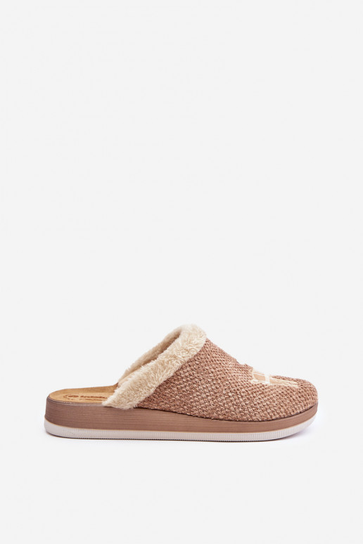 Chaussons Féminin avec des cerfs et un manteau de fourrure Inblu CT000034 beige Chaussons Féminin avec des cerfs et un manteau de fourrure Inblu CT000034 beige