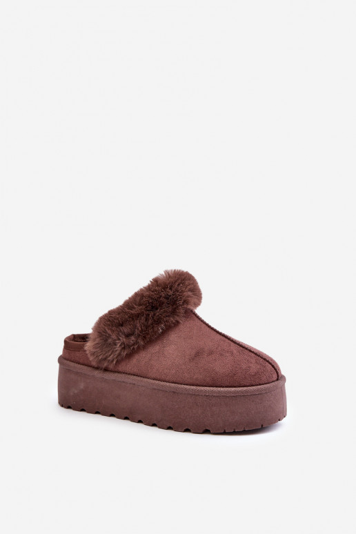 Chaussons Féminin avec une plateforme avec un manteau de fourrure marron Linaris Chaussons Féminin avec une plateforme avec un manteau de fourrure marron Linaris
