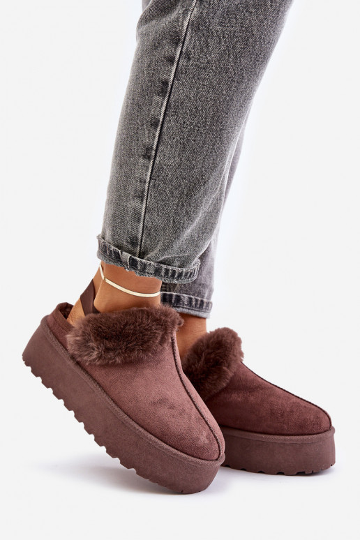 Chaussons Féminin avec une plateforme avec un manteau de fourrure marron Linaris Chaussons Féminin avec une plateforme avec un manteau de fourrure marron Linaris