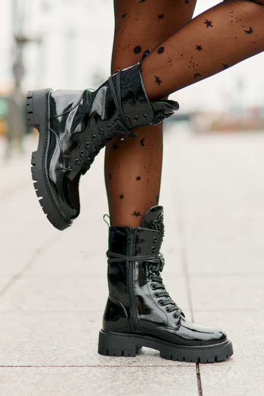 avec effet vernis réchauffer Bottines de travail avec des ornements couleur noire Kelilea avec effet vernis réchauffer Bottines de travail avec des ornements couleur noire Kelilea