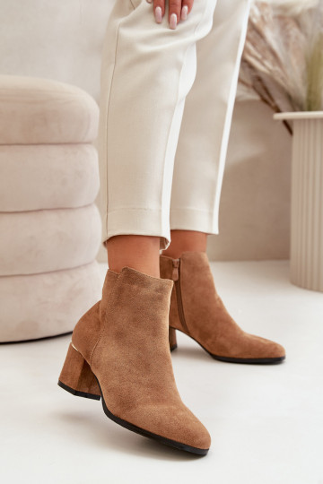 Bottines à talon en daim... 2