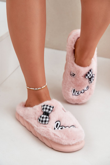 avec un manteau de fourrure Chaussons Féminin avec candidatures I Kokardką couleur rose Linnorelia