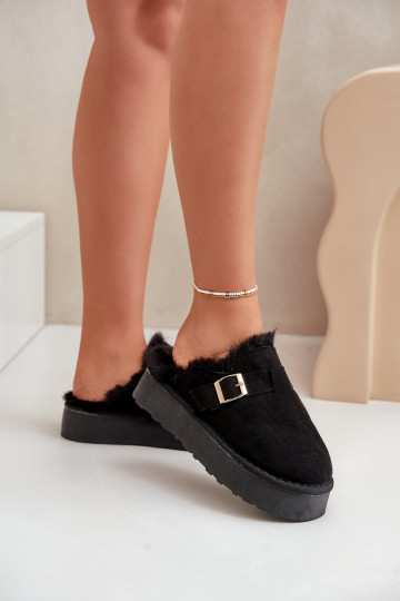 Chaussons Féminin Sur une semelle épaisse avec un manteau de fourrure I avec boucles couleur noire Linneola