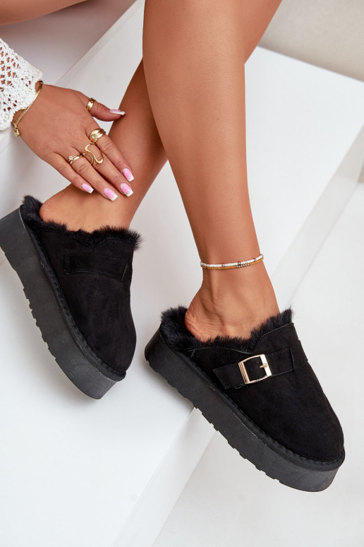 Chaussons Féminin Sur une semelle épaisse avec un manteau de fourrure I avec boucles couleur noire Linneola