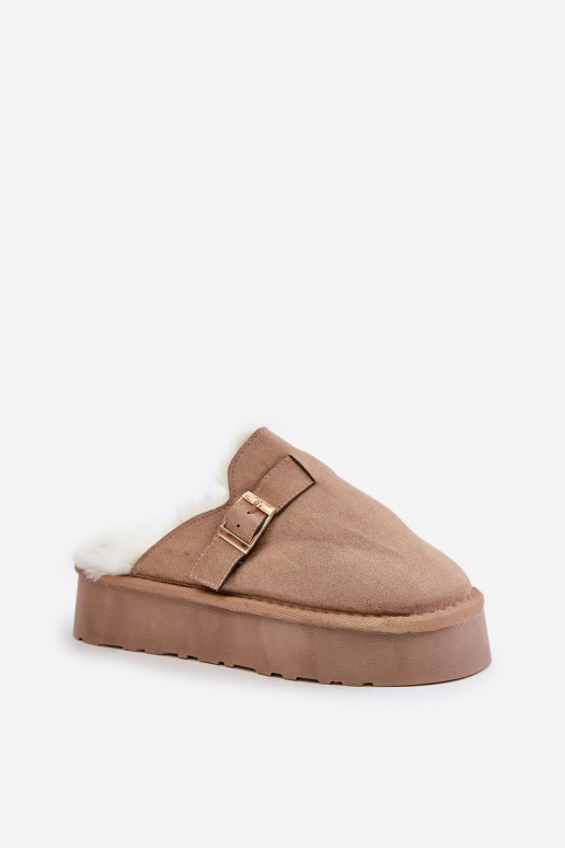 Chaussons Féminin Sur une semelle épaisse avec un manteau de fourrure I avec boucles beige Linneola Chaussons Féminin Sur une semelle épaisse avec un manteau de fourrure I avec boucles beige Linneola