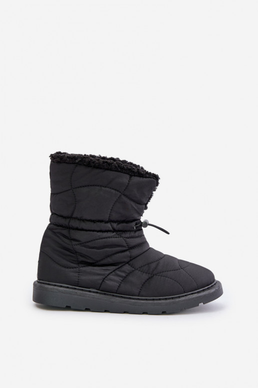 Bottes de neige Féminin avec une fermeture à pression réchauffer avec de la fourrure à l intérieur Typu Baranek couleur noire Va Bottes de neige Féminin avec une fermeture à pression réchauffer avec de la fourrure à l intérieur Typu Baranek couleur noire Va