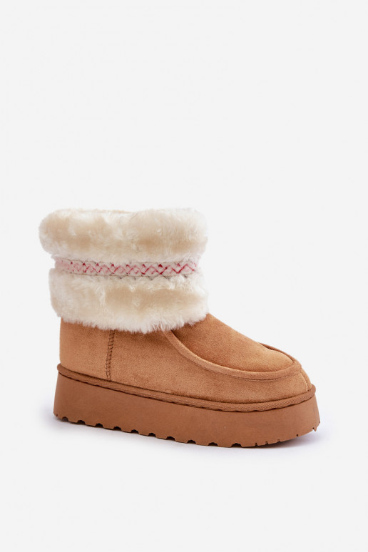 Bottes de neige Féminin avec une plateforme avec un manteau de fourrure I Un exemple marron Deepanti