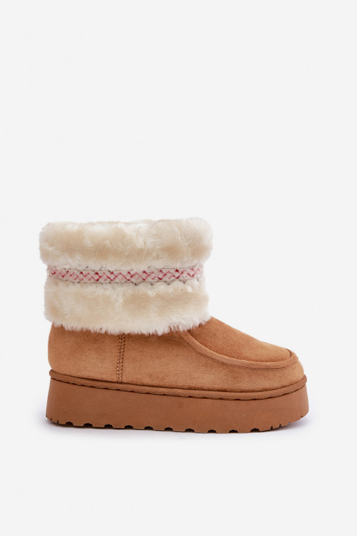 Bottes de neige Féminin avec une plateforme avec un manteau de fourrure I Un exemple marron Deepanti