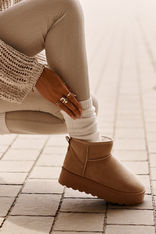 bottes de neige pour femmes avec une plateforme pour se réchauffer avec de la fourrure à l'intérieur couleur beige Xamella