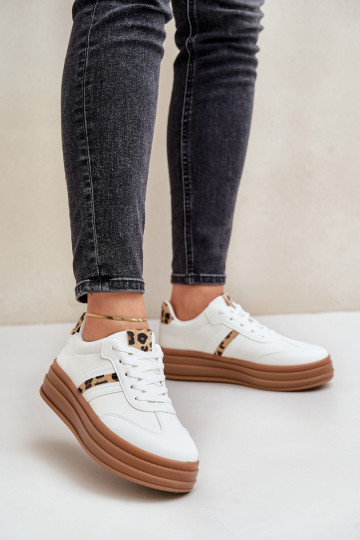 Chaussures modèle baskets Féminin avec une plateforme avec des motifs en fourrure de léopard couleur blanche Dravinnia 2