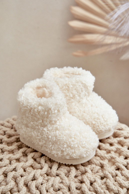 Bottes Bottes de neige Puéril avec un manteau de fourrure Typu Baranek couleur ivoire Mevael