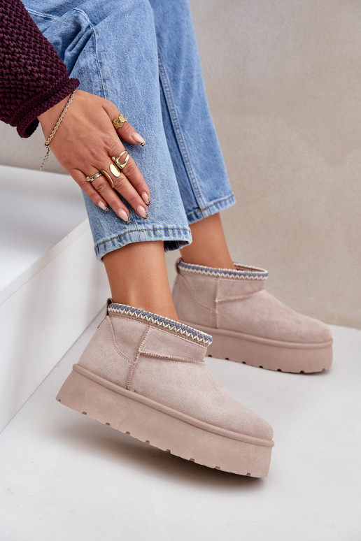 Bottes de neige avec une plateforme Avec des décorations Haftem couleur ivoire Heslania Bottes de neige avec une plateforme Avec des décorations Haftem couleur ivoire Heslania