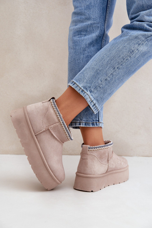 Bottes de neige avec une plateforme Avec des décorations Haftem couleur ivoire Heslania Bottes de neige avec une plateforme Avec des décorations Haftem couleur ivoire Heslania