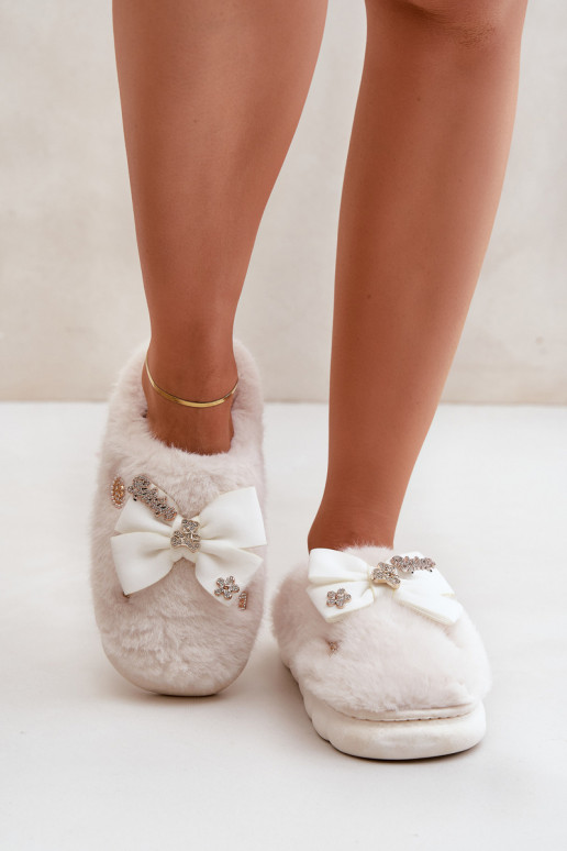Chaussons avec nœuds et fourrure couleur blanche Annalira