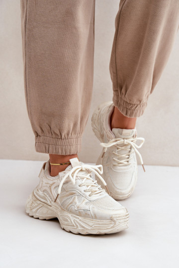 Chaussures modèle baskets Féminin Z Przetarciami avec une plateforme beige SeladÀen