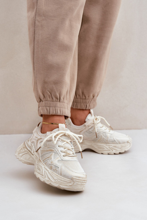 Chaussures modèle baskets Féminin Z Przetarciami avec une plateforme beige SeladÀen