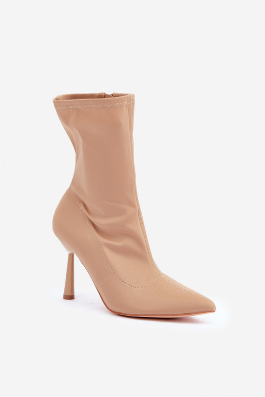 Bottes avec des talons fins beige Amune  Bottes avec des talons fins beige Amune