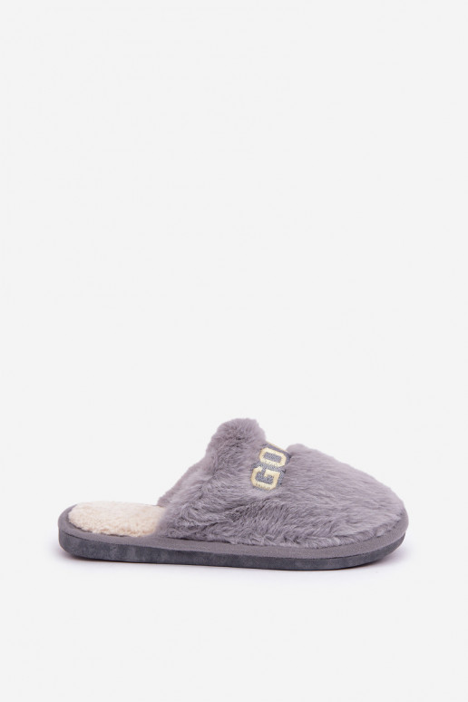 Chaussons pour femmes avec fourrure I Įjungtapisem couleur grise Kalelia