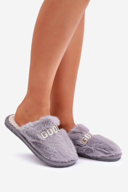 Chaussons pour femmes avec fourrure I Įjungtapisem couleur grise Kalelia