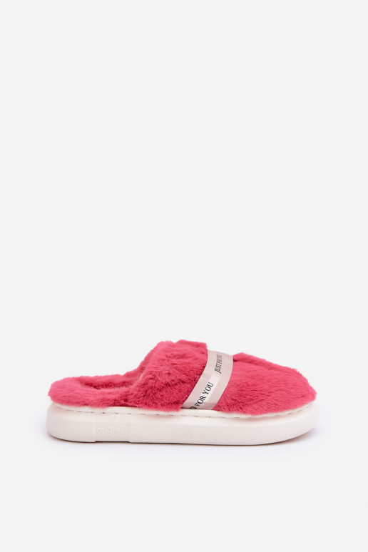 Chaussons avec fourrure et talons décorés couleur rose Savalithea