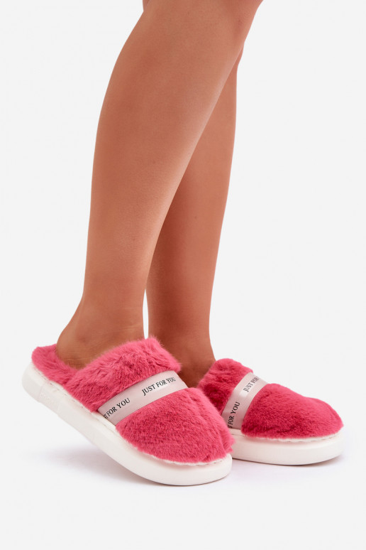 Chaussons avec fourrure et talons décorés couleur rose Savalithea