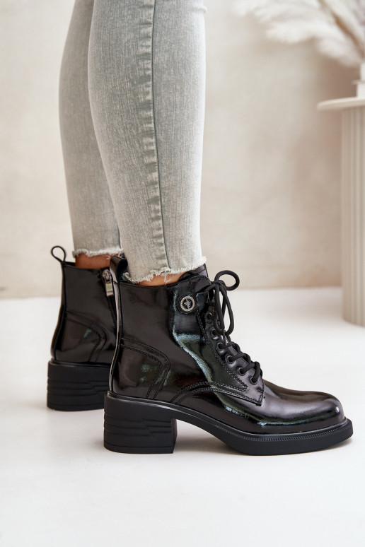 Bottines en cuir verni isolées D&A... Bottines en cuir verni isolées D&A...