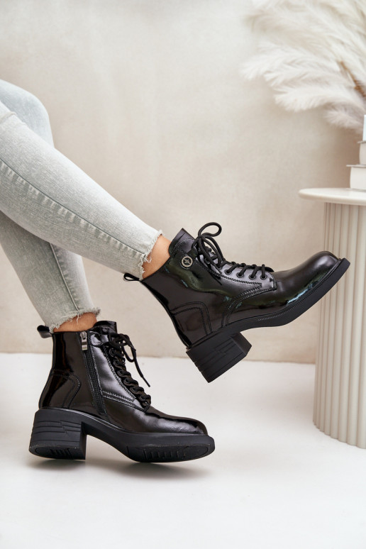 Bottines en cuir verni isolées D&A... Bottines en cuir verni isolées D&A...