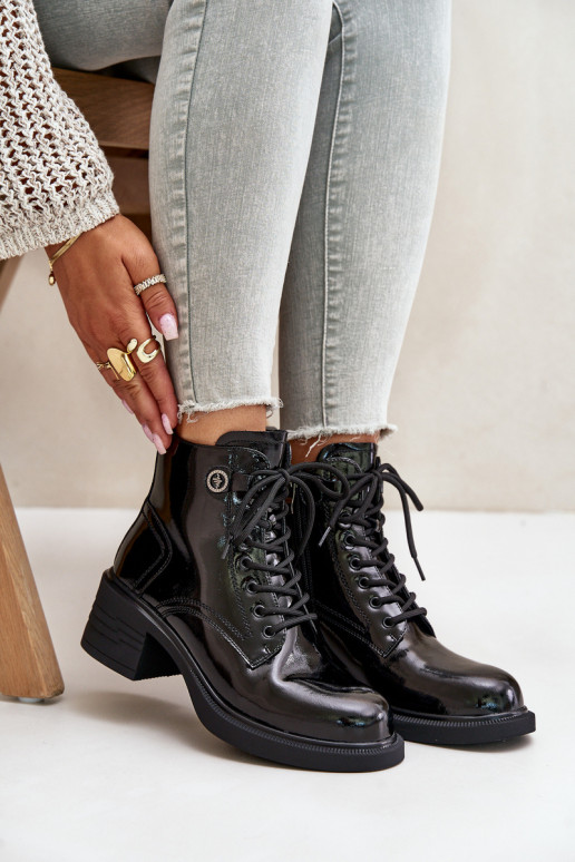 Bottines en cuir verni isolées D&A... Bottines en cuir verni isolées D&A...