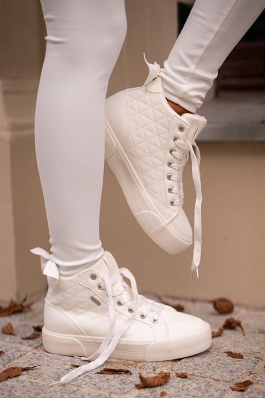Baskets de loisirs isolées Big Star blanches