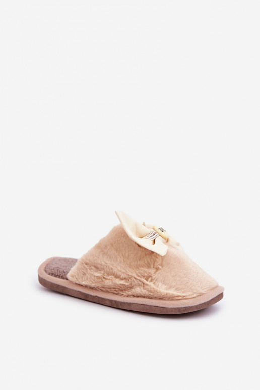 Chaussons Féminin avec un manteau de fourrure I Arc beige Olfedi