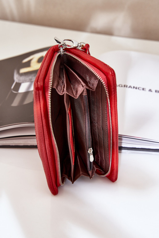 Grand portefeuille femme avec une empreinte en cuir écologique couleur rouge Il fautrtiel Grand portefeuille femme avec une empreinte en cuir écologique couleur rouge Il fautrtiel