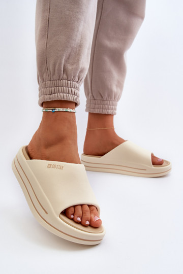 Pantoufles pour femmes avec une plateforme Big Star NN274A034 beige