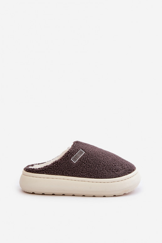 Chaussons doublés à semelle épaisse... Chaussons doublés à semelle épaisse...