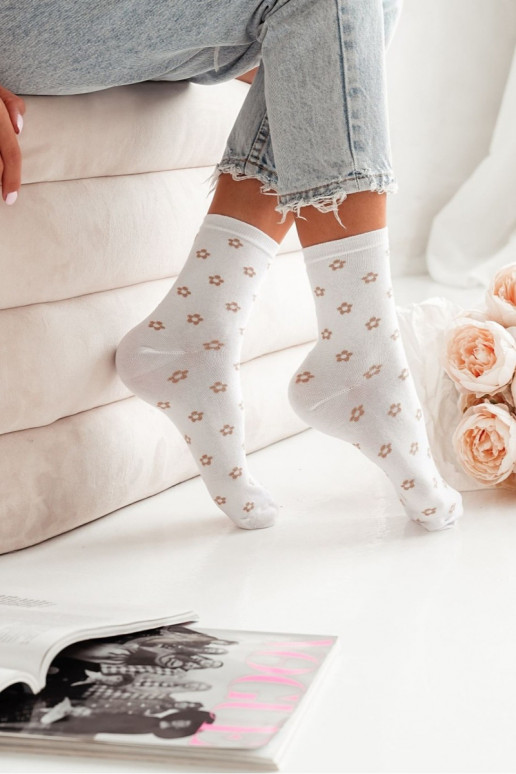 Chaussettes Féminin DANS Drobne avec des motifs florauxuszki couleur blanche