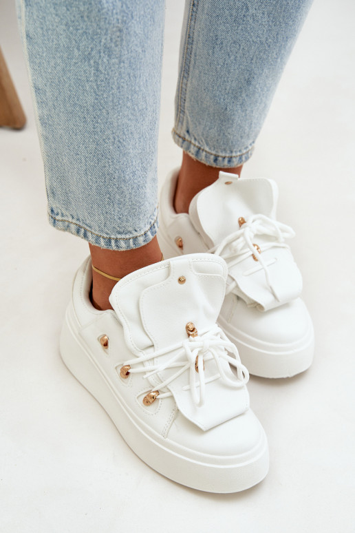 Chaussures modèle baskets Féminin avec une plateforme couleur blanche Dolistana Chaussures modèle baskets Féminin avec une plateforme couleur blanche Dolistana