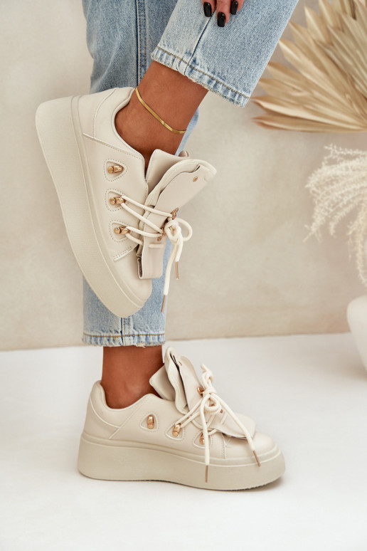 Chaussures modèle baskets Féminin avec une plateforme beige Dolistana Chaussures modèle baskets Féminin avec une plateforme beige Dolistana