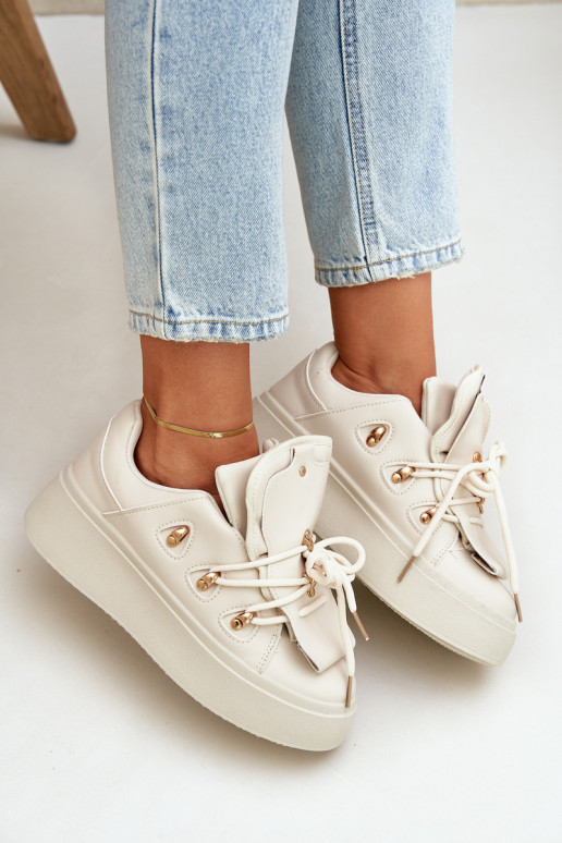 Chaussures modèle baskets Féminin avec une plateforme beige Dolistana Chaussures modèle baskets Féminin avec une plateforme beige Dolistana