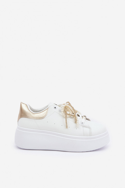 Chaussures modèle baskets Féminin avec une plateforme avec de beaux détails Blanc-couleur dorée Lerissna