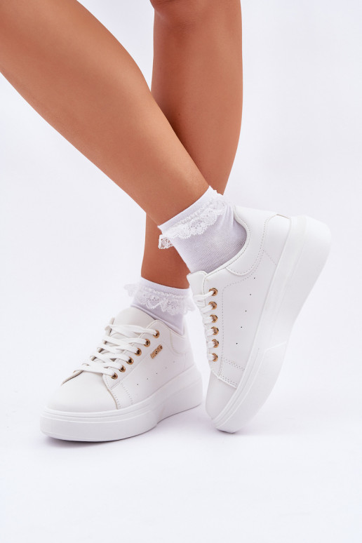 Chaussures modèle baskets Féminin avec une plateforme en cuir écologique couleur blanche Lelandine Chaussures modèle baskets Féminin avec une plateforme en cuir écologique couleur blanche Lelandine