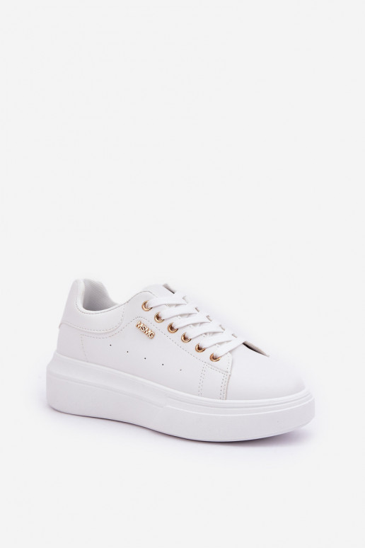 Chaussures modèle baskets Féminin avec une plateforme en cuir écologique couleur blanche Lelandine Chaussures modèle baskets Féminin avec une plateforme en cuir écologique couleur blanche Lelandine